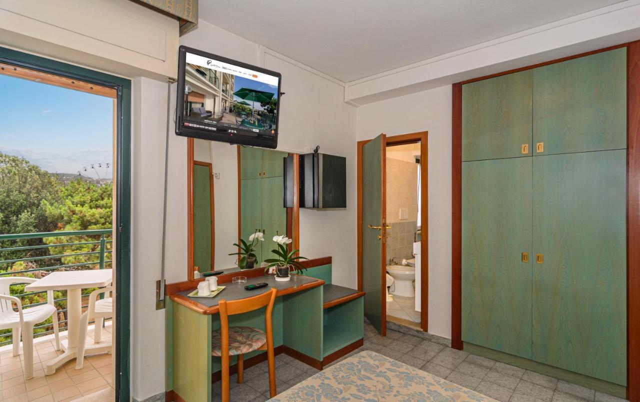 Hotel Paris Lido di Camaiore Eksteriør billede
