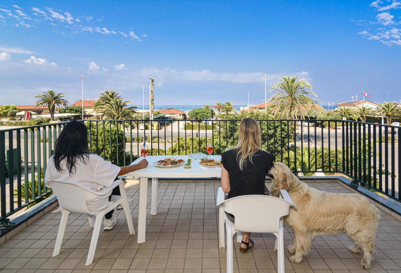 Hotel Paris Lido di Camaiore Eksteriør billede