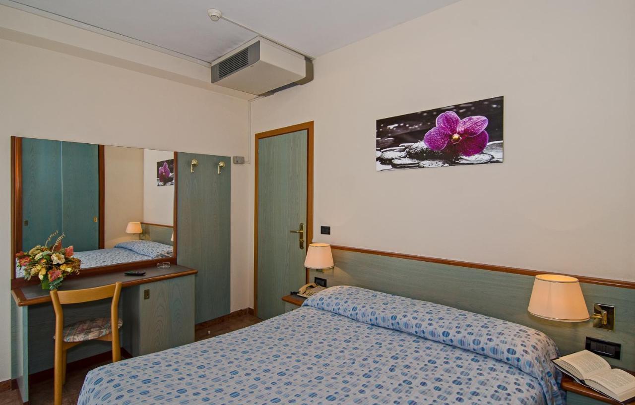 Hotel Paris Lido di Camaiore Eksteriør billede