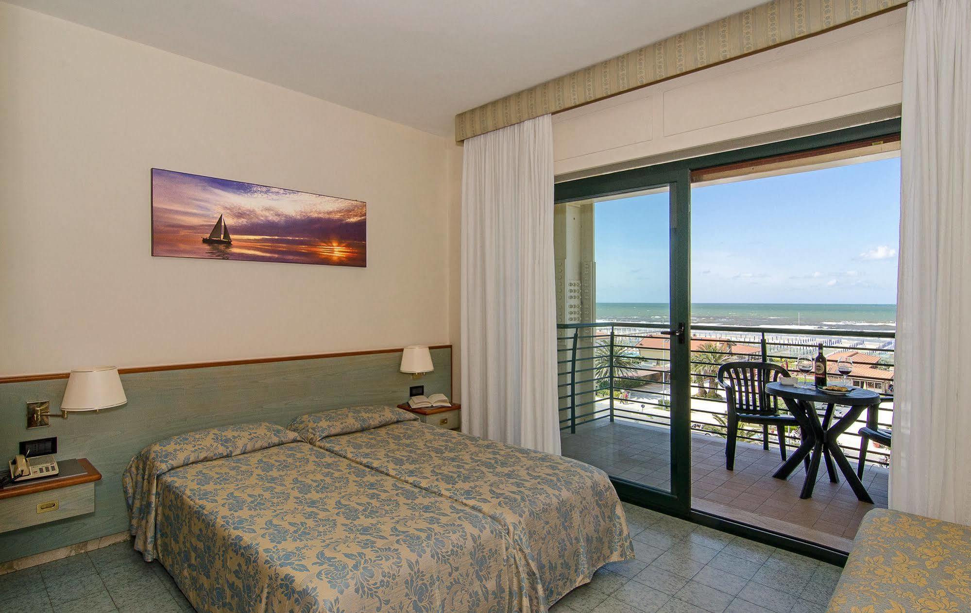 Hotel Paris Lido di Camaiore Eksteriør billede