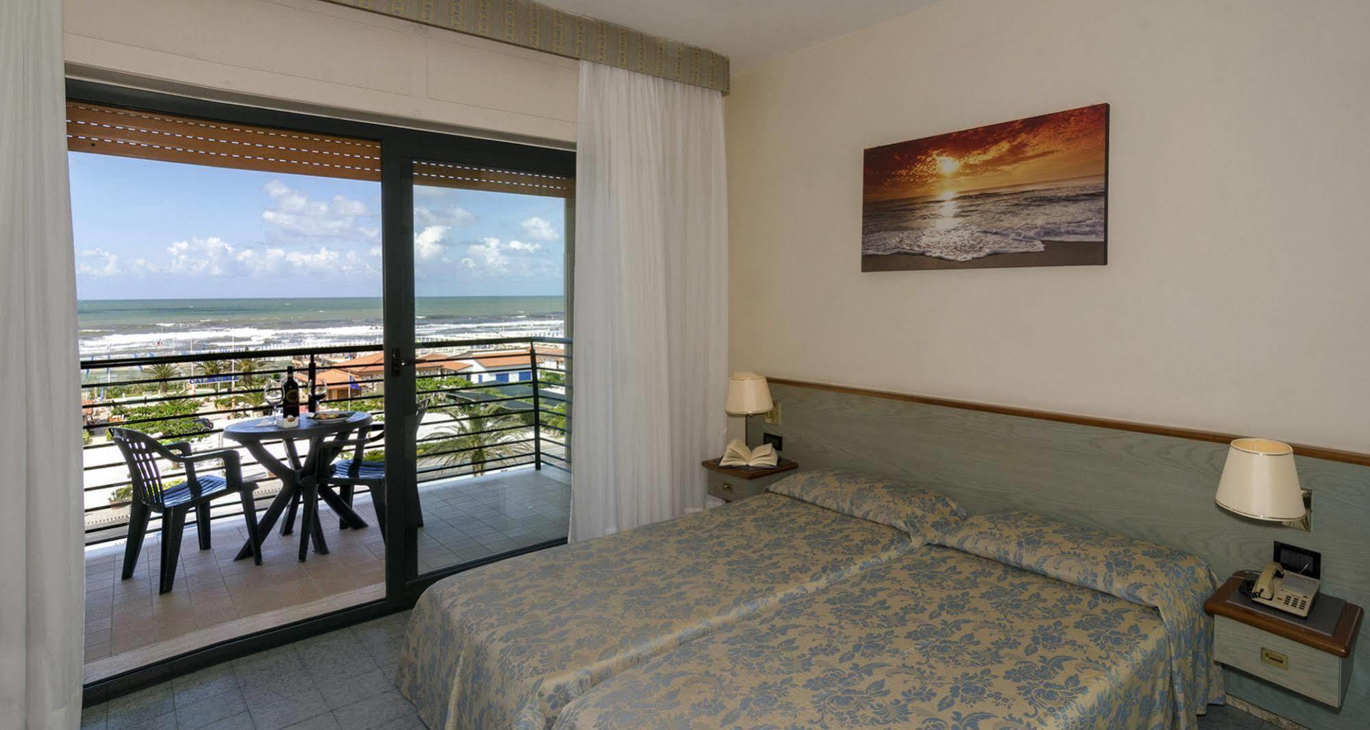 Hotel Paris Lido di Camaiore Eksteriør billede