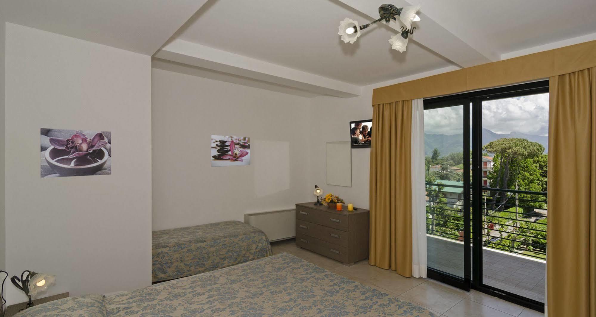 Hotel Paris Lido di Camaiore Eksteriør billede