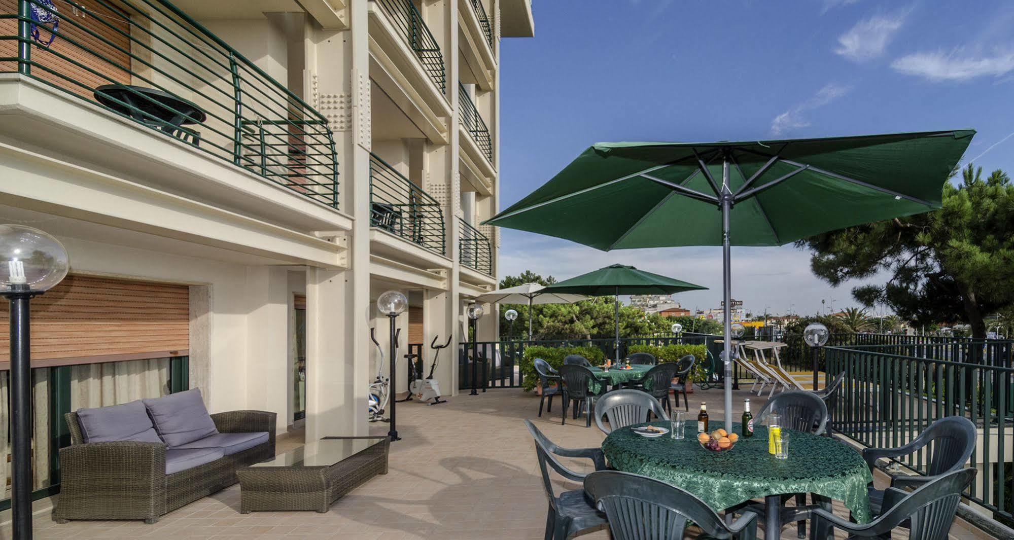 Hotel Paris Lido di Camaiore Eksteriør billede